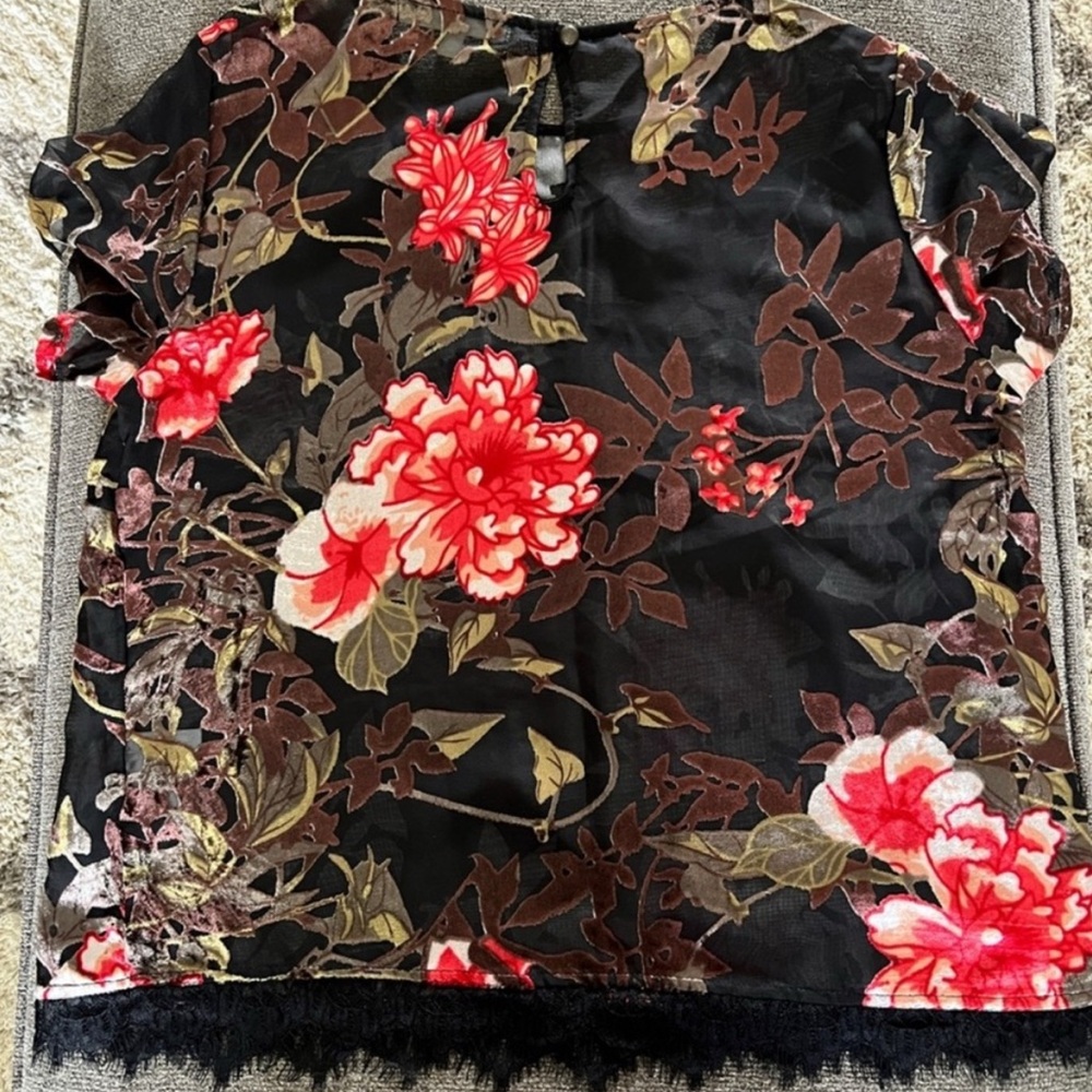 3 Item Bundle- Burgundy and black lace and floral tops - Picture 6 of 11